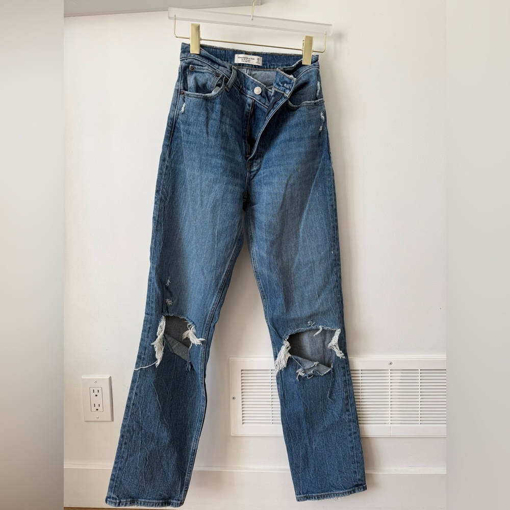 Abercrombie - Ultra High Rise 90s straight Jean